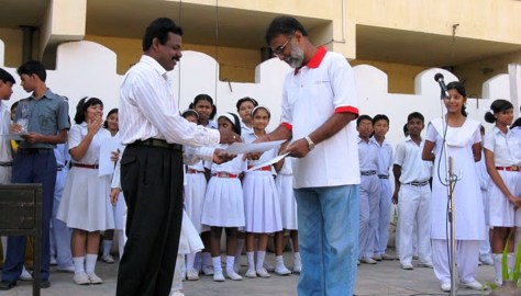 2008: Receiving the Certificate for Effective implementation of Oracle think.com in schools from Mr Maniyappan P.P, Principal Kendriya Vidyalaya Maligaon.